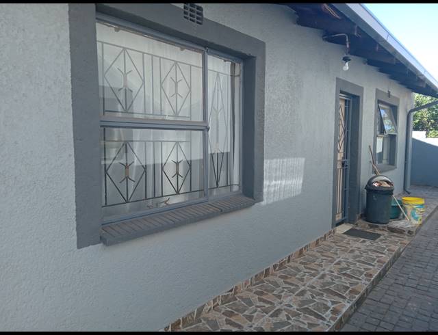 3 BEDROOM FREEHOLD FOR SALE IN VOSLOORUS